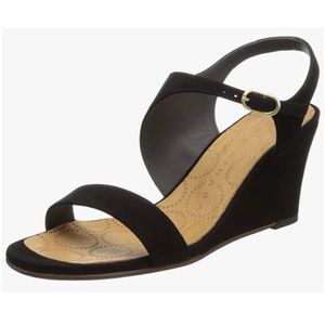 Chie Mihara Women’s Dress Sandal Size 7, Black Leather/Suede